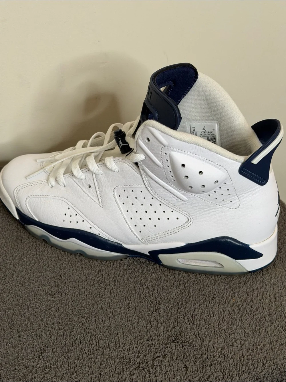Air Jordan 6 Retro Midnight Navy 2022 Men’s size 11